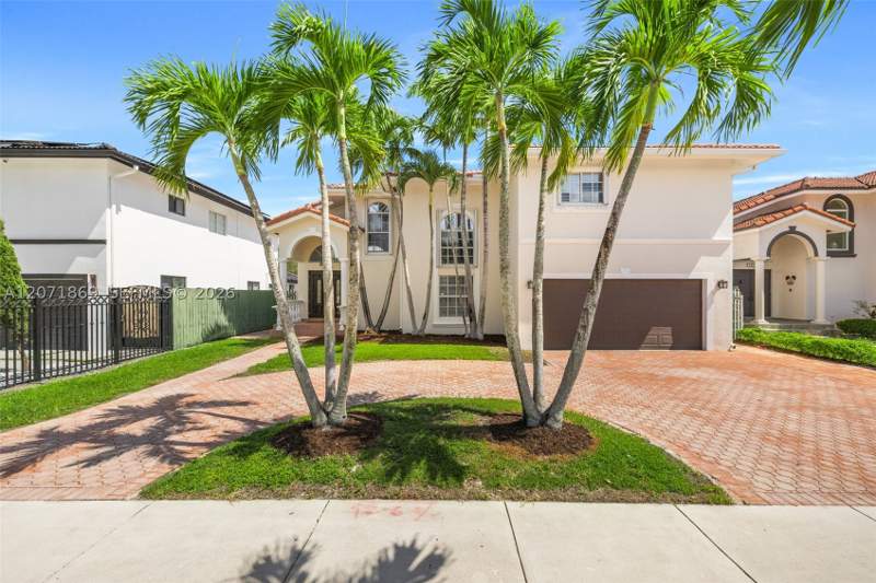 4 bedroom SingleFamilyResidence at 15753 SW 43rd St, PARK LAKES BY THE MEADOWS, Miami — photo 2