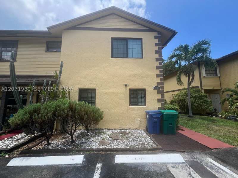 3 bedroom Townhouse at 1133 NE 210th Ter, Townhomes Of Monterey, Miami — photo 1