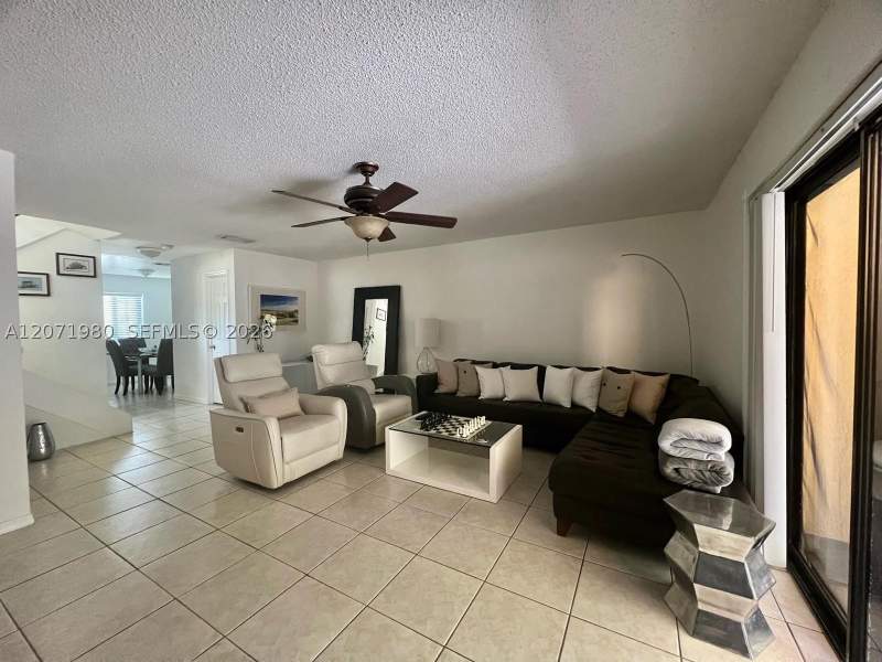 3 bedroom Townhouse at 1133 NE 210th Ter, Townhomes Of Monterey, Miami — photo 2
