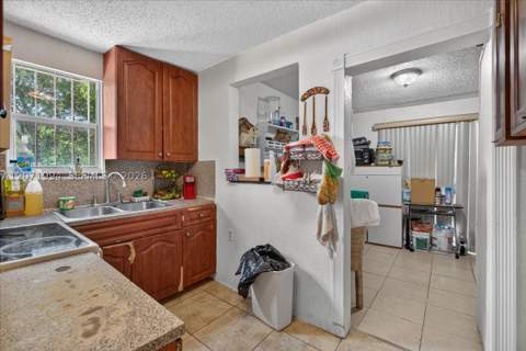 1925 NW 85th St, Miami FL - photo 11 of 33