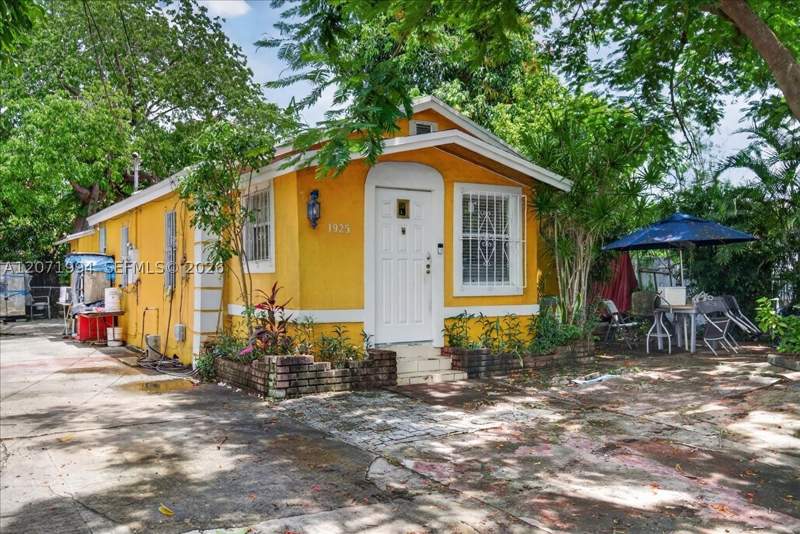 3 bedroom SingleFamilyResidence at 1925 NW 85th St, Everglades Ave Hts Addn, Miami — photo 2