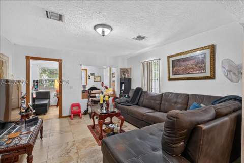 1925 NW 85th St, Miami FL - photo 6 of 33