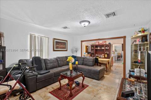 1925 NW 85th St, Miami FL - photo 9 of 33