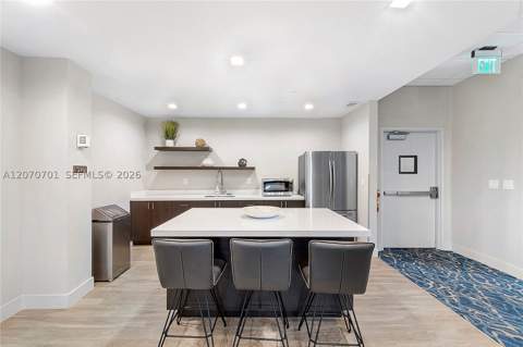 90 Edgewater Dr 917, Coral Gables FL - photo 21 of 25
