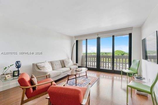 1 bedroom Condominium at 90 Edgewater Dr 917, Gables Waterway Towers Co, Coral Gables — photo 5