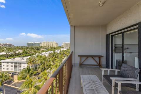 575 Crandon Blvd 801, Key Biscayne FL - photo 12 of 40