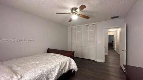18921 W Oakmont Dr, Hialeah FL - photo 18 of 42