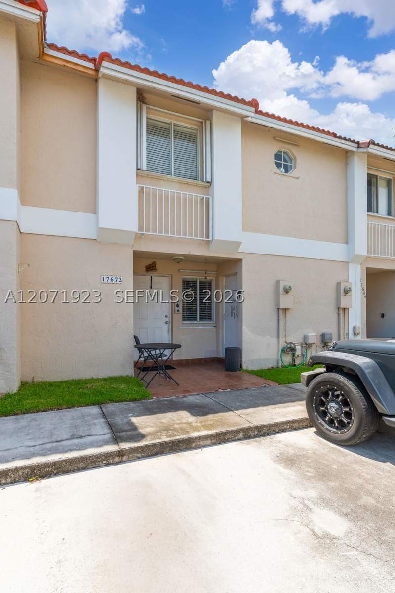 3 bedroom Townhouse at 17672 SW 139th Ct, Weitzer Serena Lakes Town, Miami — photo 2