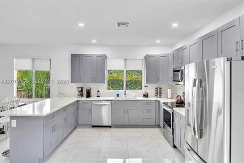 10245 SW 212th St, Cutler Bay FL - photo 12 of 68