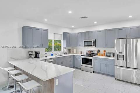 10245 SW 212th St, Cutler Bay FL - photo 13 of 68