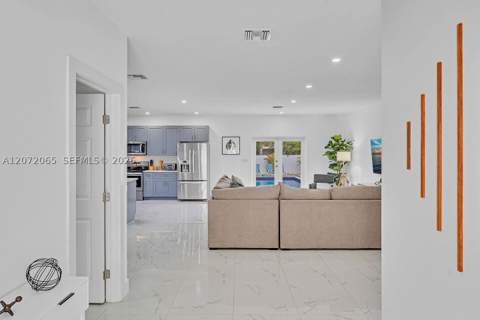 10245 SW 212th St, Cutler Bay FL - photo 9 of 68