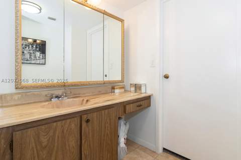 2333 Brickell Ave 2212, Miami FL - photo 19 of 26