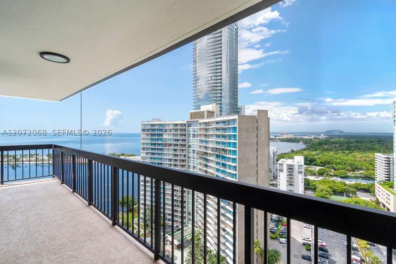 2 bedroom Condominium at 2333 Brickell Ave 2212, Brickell Bay Club Condo, Miami — photo 3