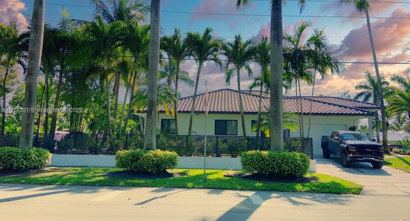 4 bedroom SingleFamilyResidence at 17615 SW 80th, Allison Estates, Palmetto Bay — photo 4