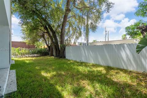 1627 NW 40th St, Miami FL - photo 22 of 24