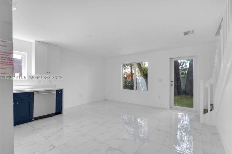 8 bedroom SingleFamilyResidence at 1627 NW 40th St, Cedarhurst, Miami — photo 3