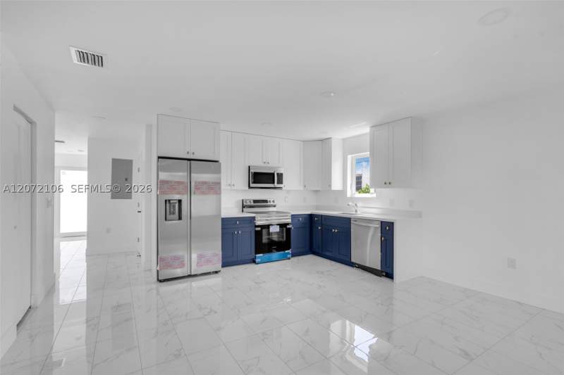 8 bedroom SingleFamilyResidence at 1627 NW 40th St, Cedarhurst, Miami — photo 5
