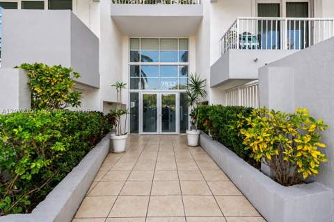 7832 Collins Ave 202, Miami Beach FL - photo 8 of 8