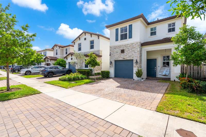 3 bedroom SingleFamilyResidence at 2380 NW 130th Ter, GOLF PARK SEC 1, Miami — photo 2