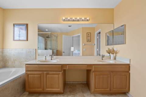 5331 NW 110th Avenue, Doral FL - photo 15 of 33