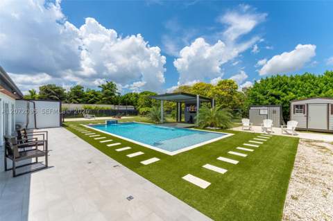 18725 SW 218th St, Miami FL - photo 8 of 44