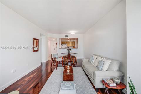 50 Menores Ave 820, Coral Gables FL - photo 9 of 31