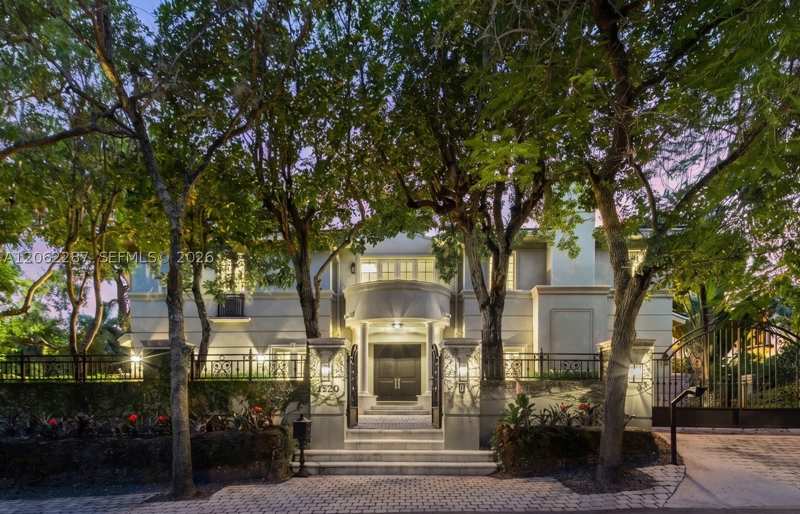 5 bedroom SingleFamilyResidence at 3460 S Moorings Way, The Moorings, Miami — photo 1