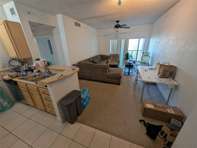 1 bedroom Condominium at 6001 SW 70th St 620, Valencia Condo, South Miami — photo 2