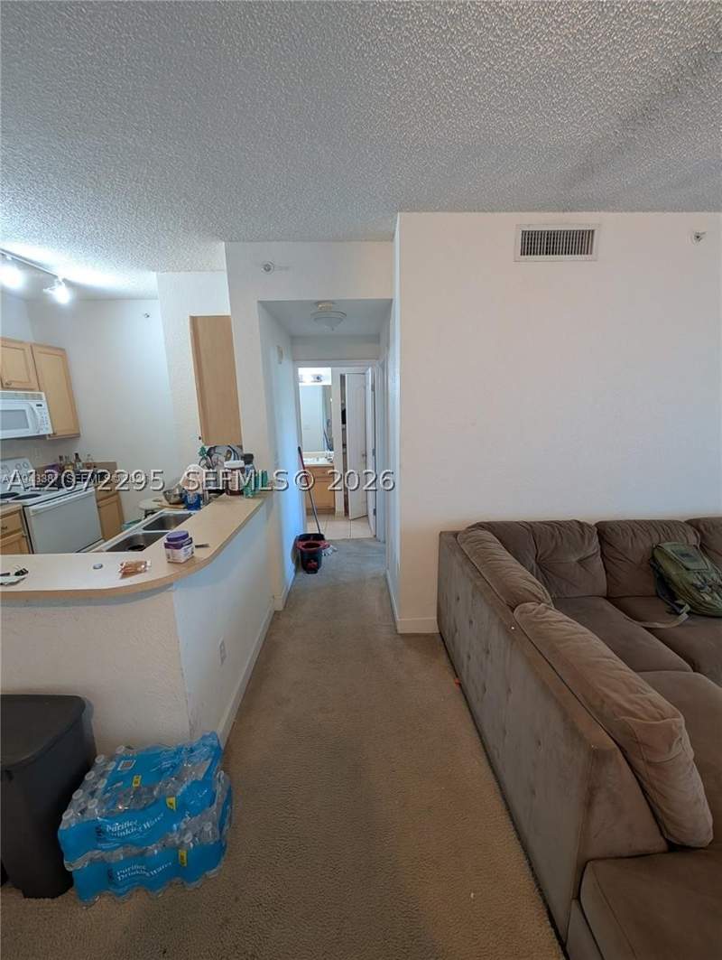 1 bedroom Condominium at 6001 SW 70th St 620, Valencia Condo, South Miami — photo 4