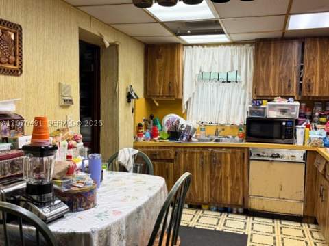 18600 NW 38th Ct, Miami Gardens FL - photo 13 of 26