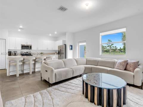 2832 SE 23rd Ave, Homestead FL - photo 12 of 66