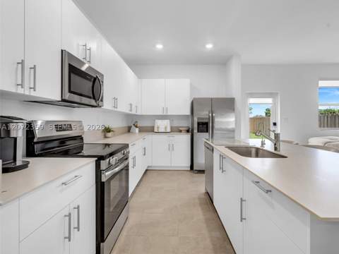 2832 SE 23rd Ave, Homestead FL - photo 16 of 66