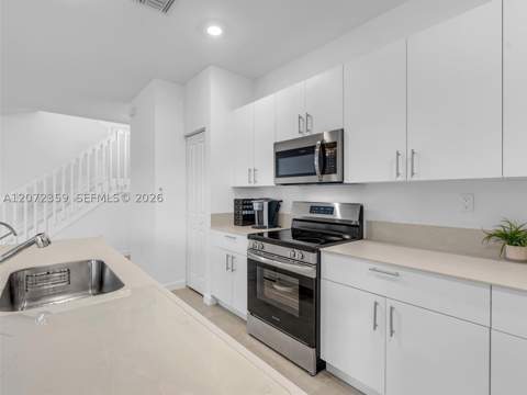 2832 SE 23rd Ave, Homestead FL - photo 18 of 66