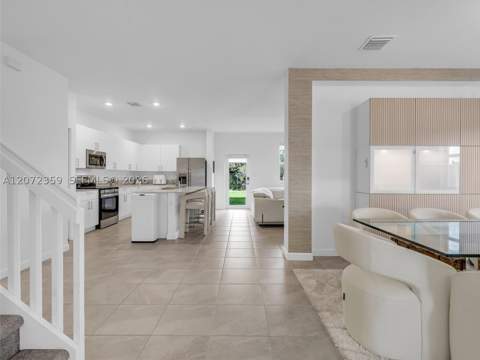 2832 SE 23rd Ave, Homestead FL - photo 8 of 66