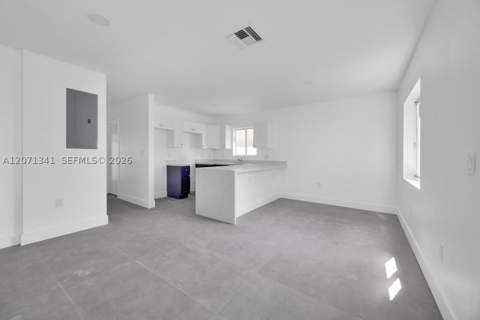 2770 NW 44 St, Miami FL - photo 9 of 25