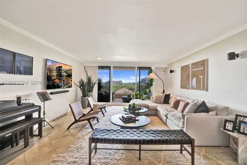 3 bedroom Condominium at 765 Crandon Blvd 603, Lake Tower Condo, Key Biscayne — photo 1