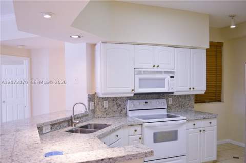 3225 NE 184th St 10103, Aventura FL - photo 8 of 44
