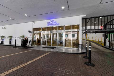 1200 Brickell Bay Dr 3310, Miami FL - photo 14 of 30