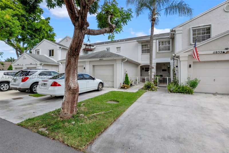 2 bedroom Townhouse at 11855 SW 99th St, Amaretto 1st Addn, Miami — photo 1