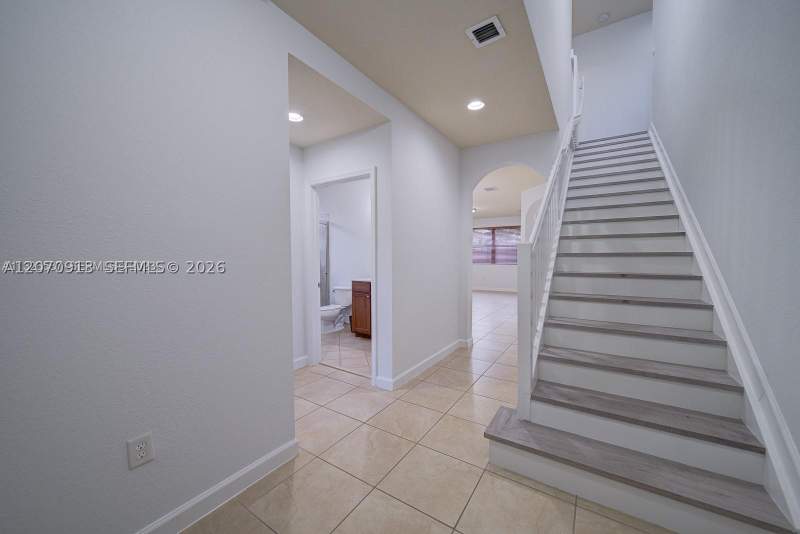 5 bedroom SingleFamilyResidence at 139 NE 26th Ave, Capri At Oasis, Homestead — photo 3