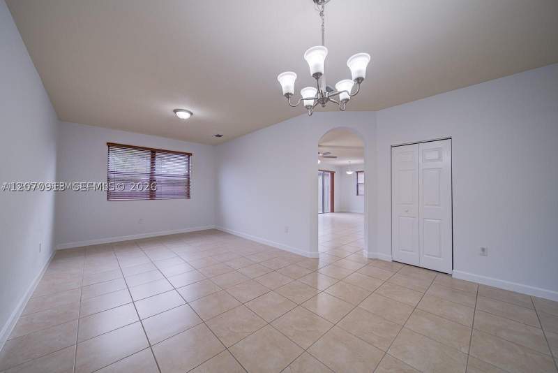 5 bedroom SingleFamilyResidence at 139 NE 26th Ave, Capri At Oasis, Homestead — photo 4
