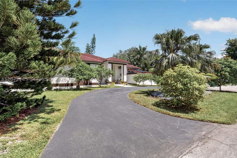 4 bedroom SingleFamilyResidence at 17711 SW 81st Ct, Allison Estates, Palmetto Bay — photo 2