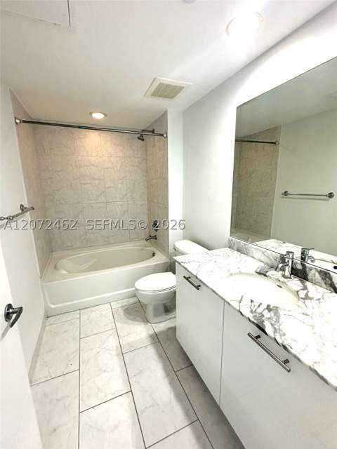 951 Brickell Ave 3403, Miami FL - photo 9 of 37