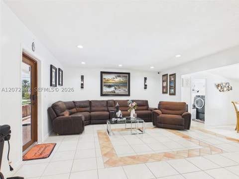 9601 SW 183rd St, Palmetto Bay FL - photo 6 of 29