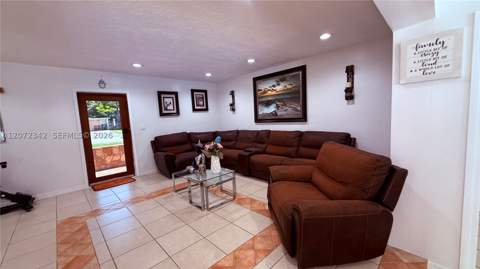 9601 SW 183rd St, Palmetto Bay FL - photo 7 of 29