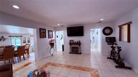 9601 SW 183rd St, Palmetto Bay FL - photo 8 of 29