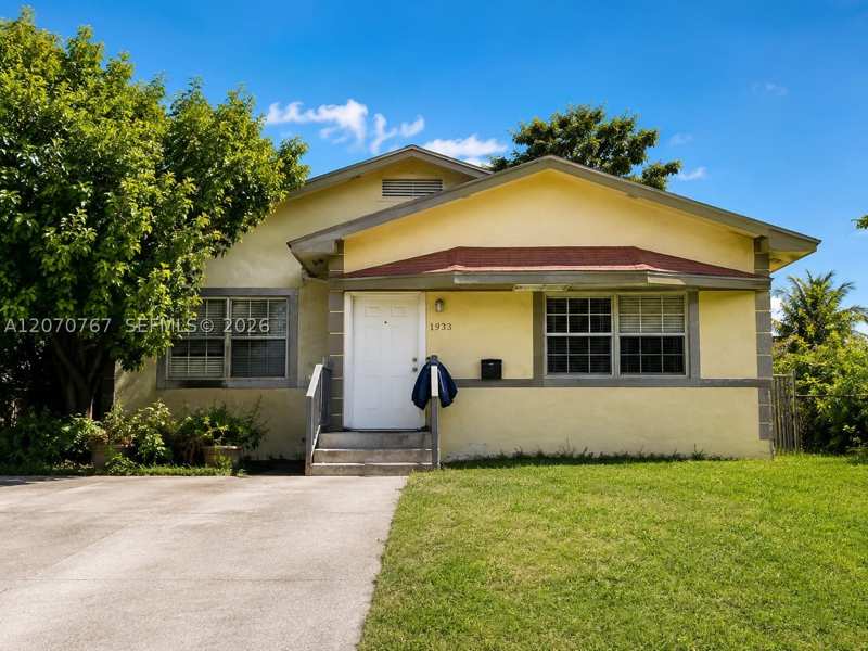 5 bedroom SingleFamilyResidence at 1935 NW 76th St, Para Villa Heights, Miami — photo 1