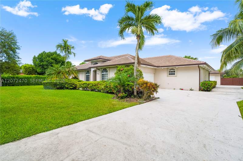 5 bedroom SingleFamilyResidence at 15720 SW 252nd St, Silver Palm City, Homestead — photo 5