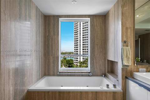 21050 Point Pl 1006, Aventura FL - photo 21 of 42