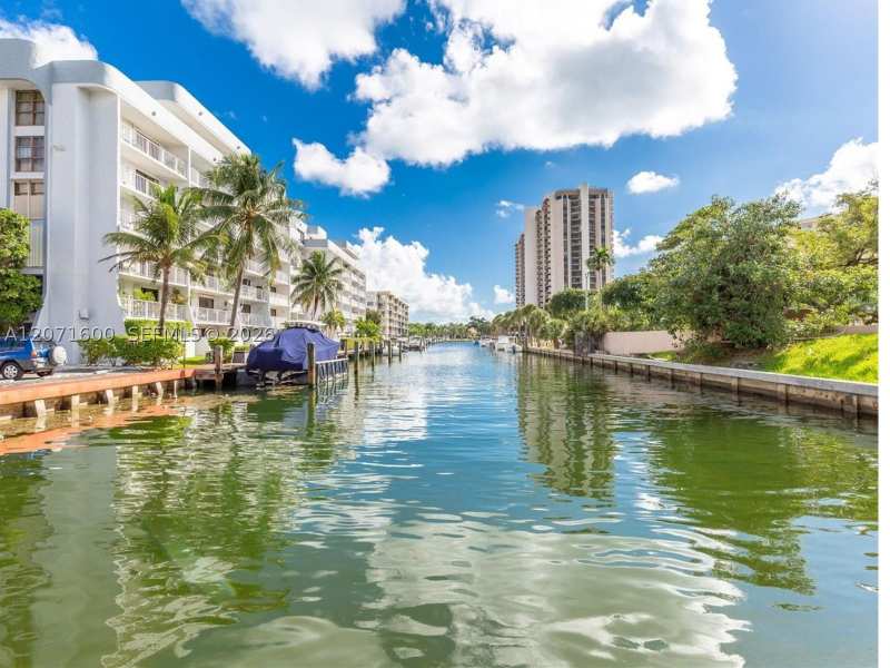 1 bedroom Condominium at 1650 NE 115th St 403, Cricket Clubhouse Condo, Miami — photo 1